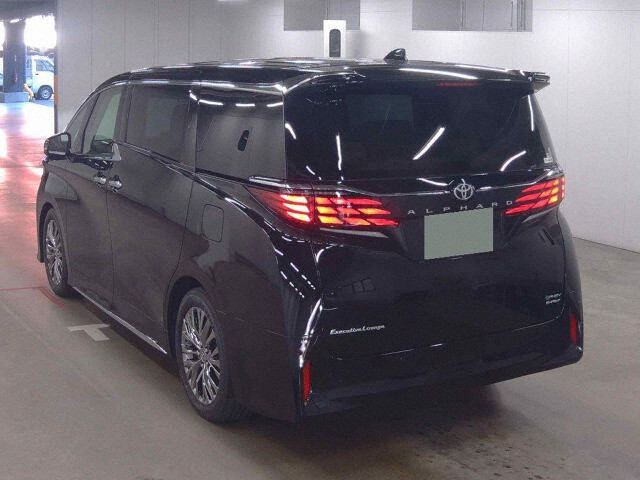 2025 Toyota Alphard Executive Lounge 4WD auction photo 2