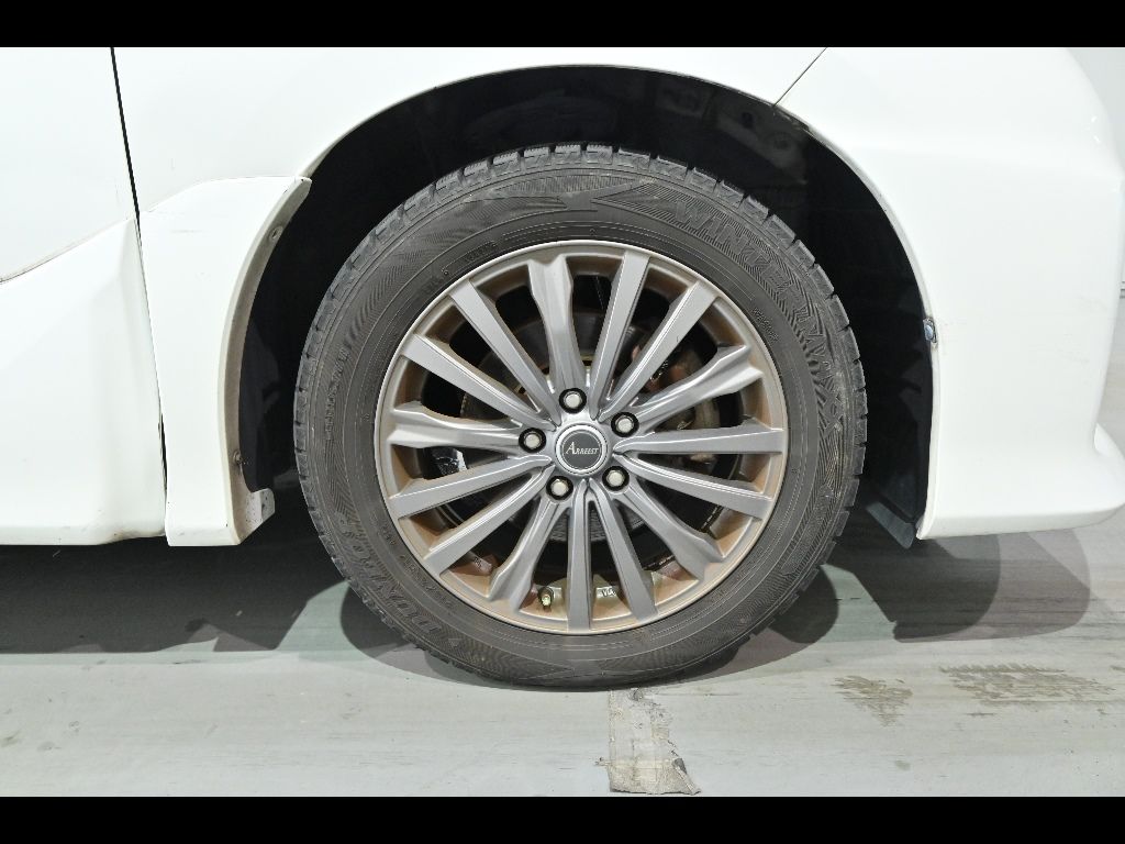2012 Toyota Estima Aeras 7 people auction photo 13