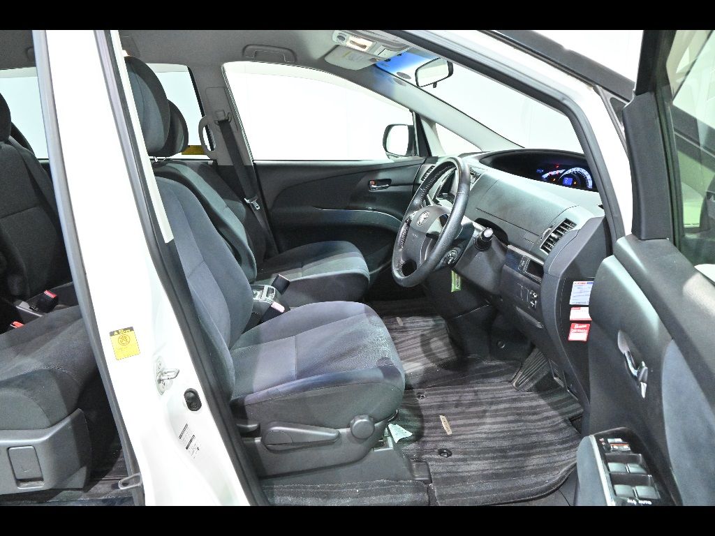 2012 Toyota Estima Aeras 7 people auction photo 6