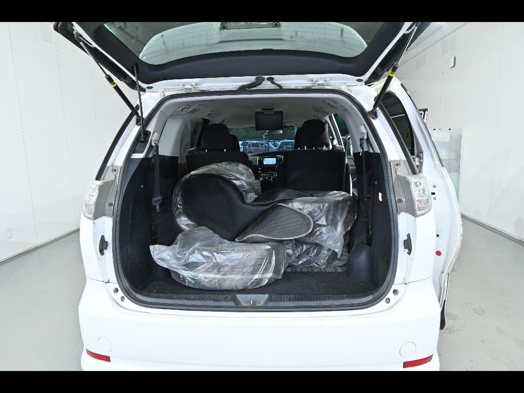 2012 Toyota Estima Aeras 7 people auction photo 12