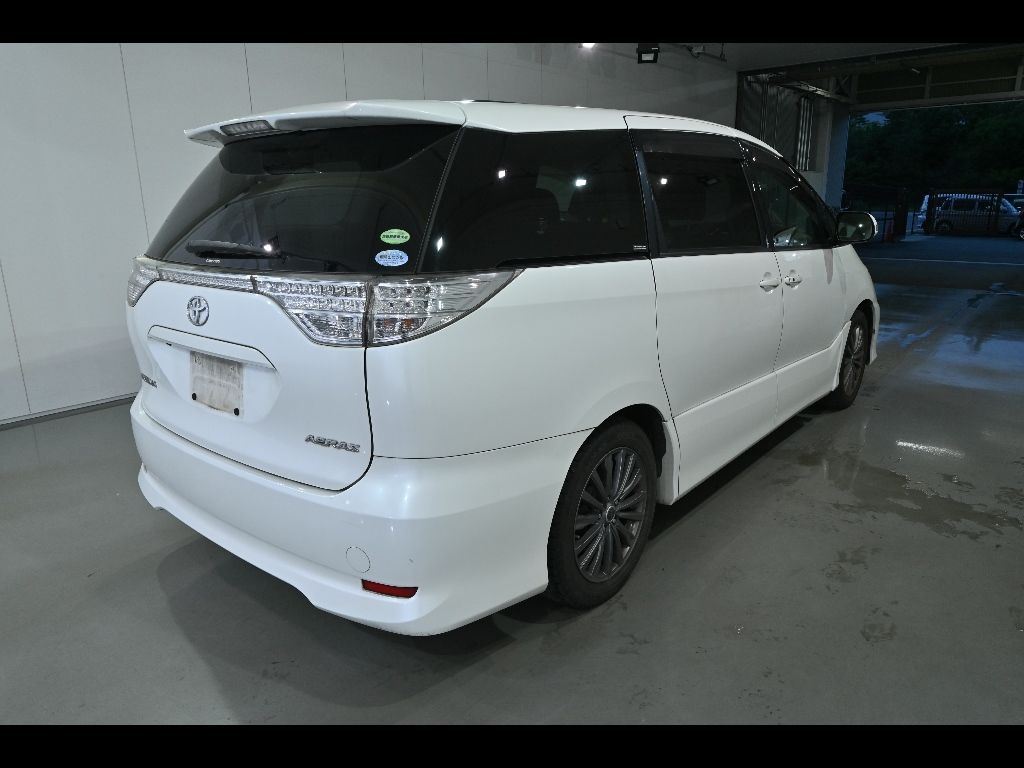 2012 Toyota Estima Aeras 7 people auction photo 2