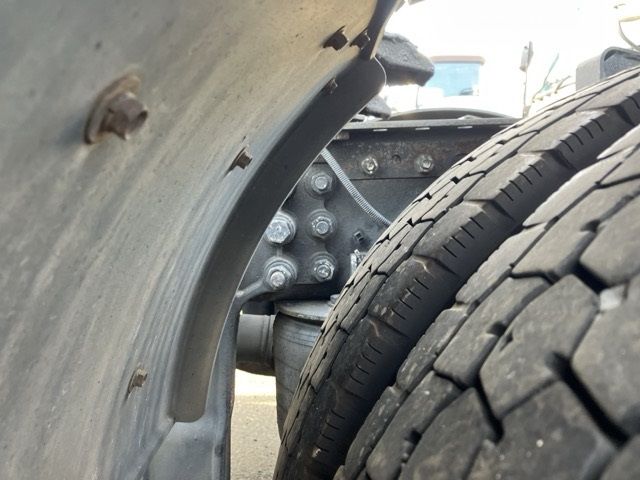 2011 Isuzu Giga トラクター auction photo 16
