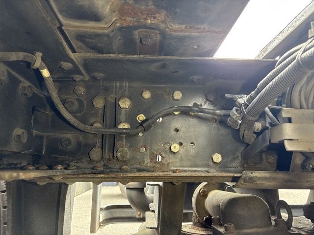 2011 Isuzu Giga トラクター auction photo 10