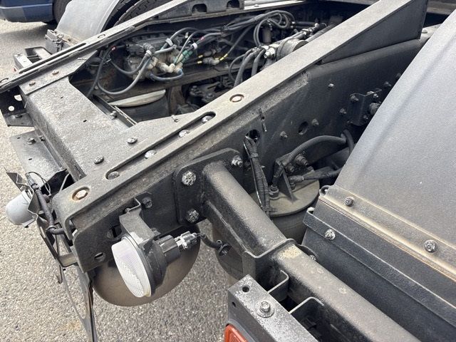 2011 Isuzu Giga トラクター auction photo 13