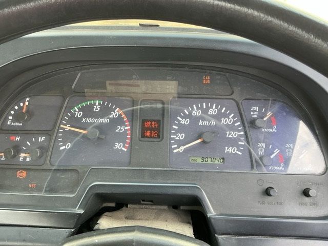 2011 Isuzu Giga トラクター auction photo 6