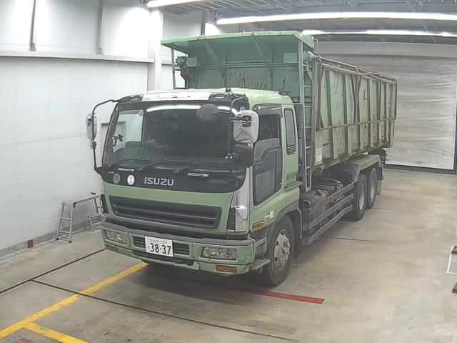 Japan Auction Vehicles 10 2002 Isuzu dump auction photo