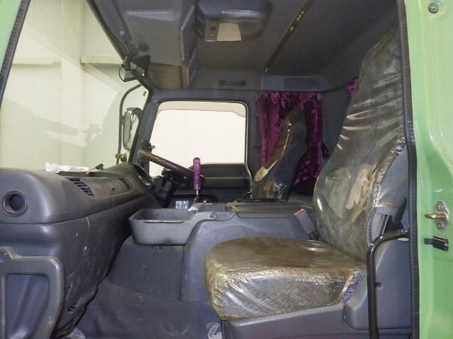 2002 Isuzu dump auction photo 8