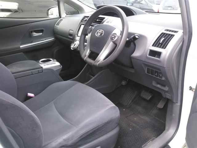 2012 Toyota Prius Alpha S auction photo 3