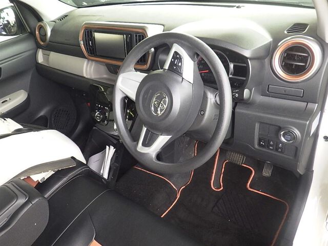 2023 Toyota Passo Moda Charm auction photo 3