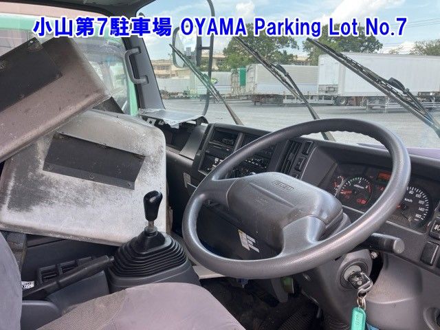 2012 Isuzu Forward シャーシ auction photo 4