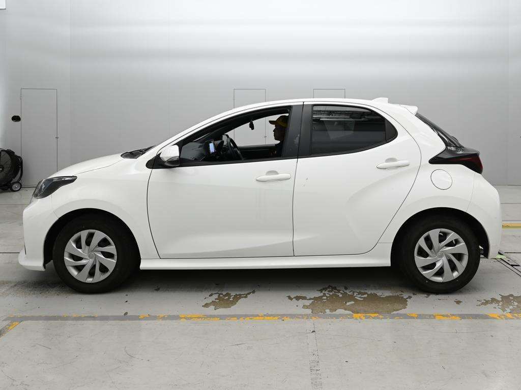2022 Toyota Yaris X Smart Entry Package auction photo 4
