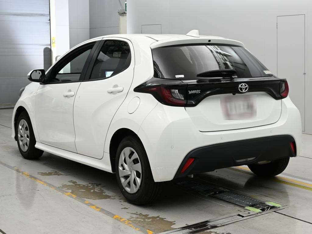 2022 Toyota Yaris X Smart Entry Package auction photo 6