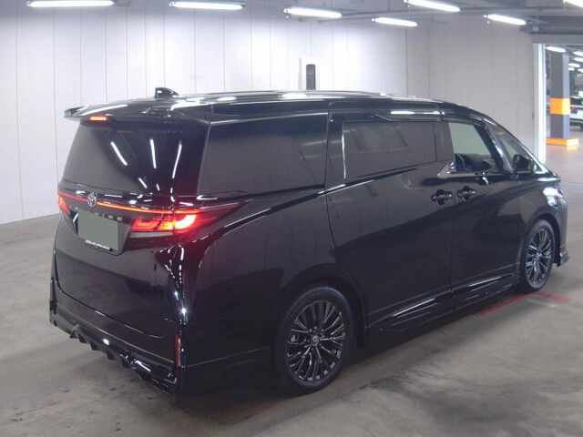 2025 Toyota Vellfire Z Premier auction photo 5