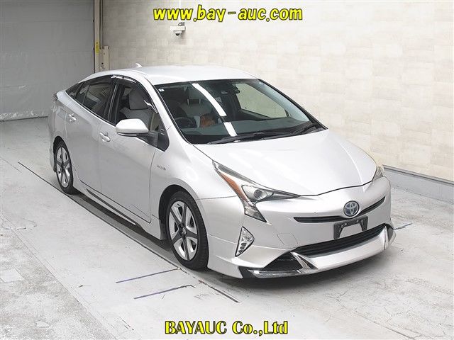 2015 Toyota Prius Sツーリングセレクション Japan auction vehicle
