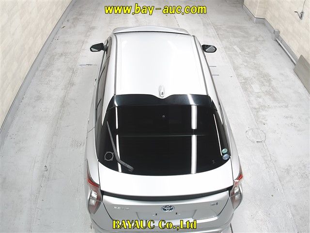 2015 Toyota Prius Sツーリングセレクション auction photo 5