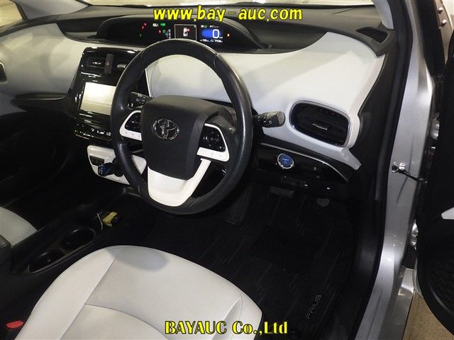 2015 Toyota Prius Sツーリングセレクション auction photo 3