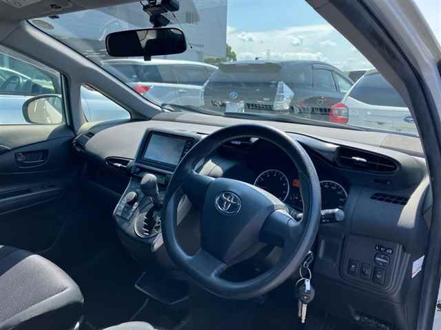 2015 Toyota Wish 1.8X auction photo 3
