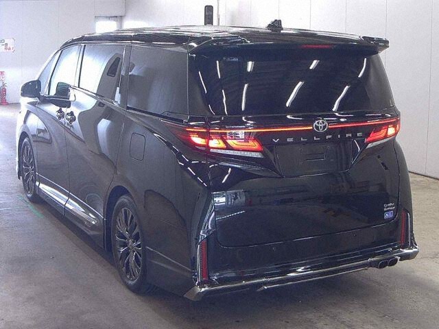 2024 Toyota Vellfire Z Premier 4WD auction photo 2
