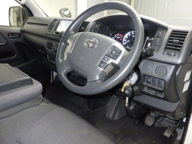 2021 Toyota ハイエースV DX 1トン 6ニン auction photo 3