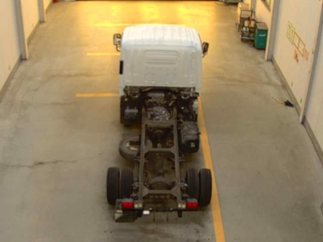 2011 Isuzu Elf シャーシ auction photo 3