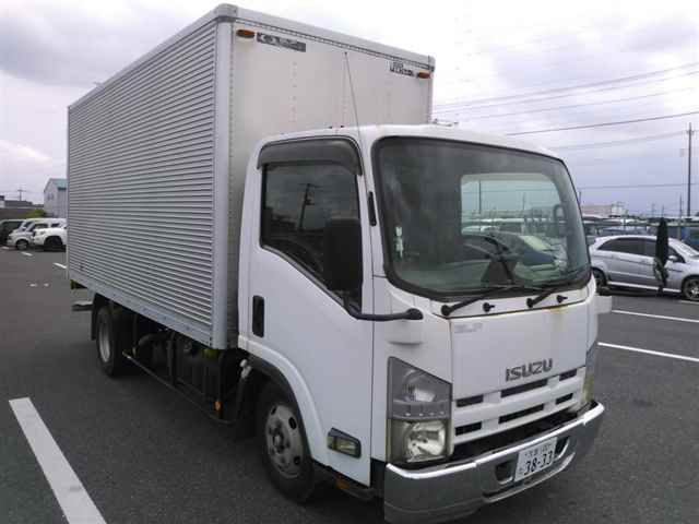2008 Isuzu Elf 2.0t Japan auction vehicle