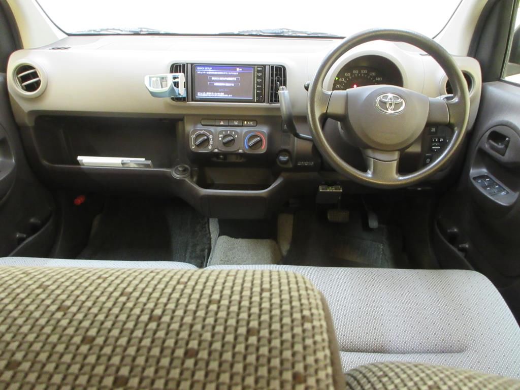 2015 Toyota Passo X Lパッケージ auction photo 3