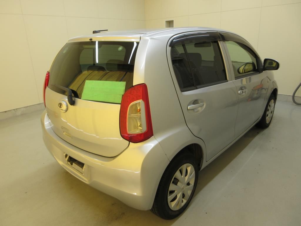 2015 Toyota Passo X Lパッケージ auction photo 2
