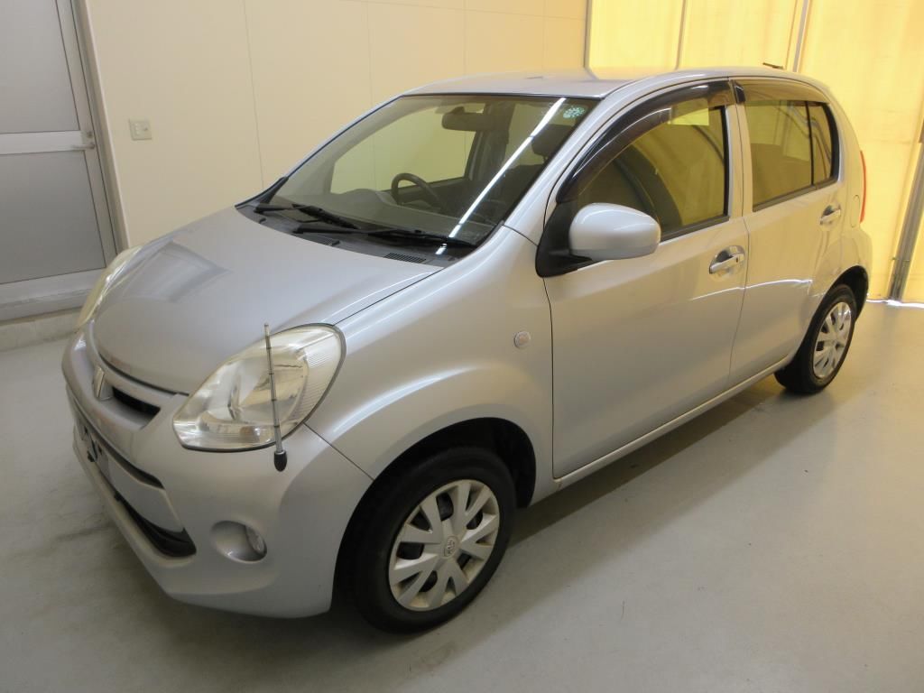 2015 Toyota Passo X Lパッケージ auction photo 4