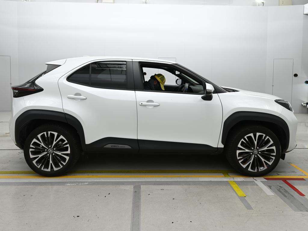2023 Toyota Yaris Cross Z auction photo 3