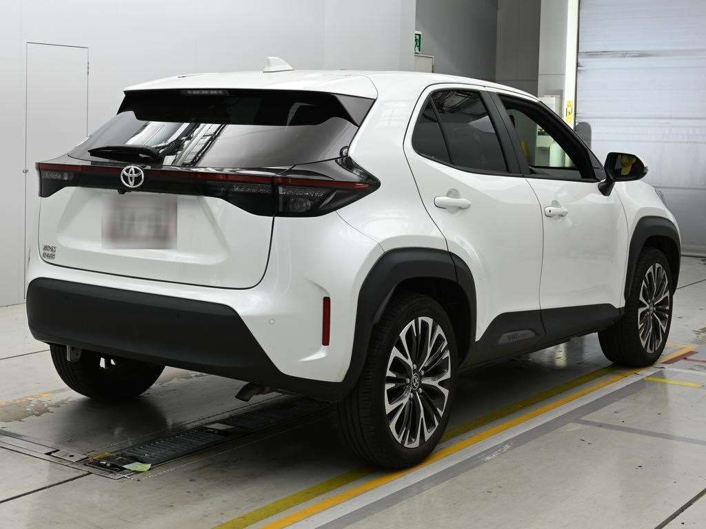 2023 Toyota Yaris Cross Z auction photo 2