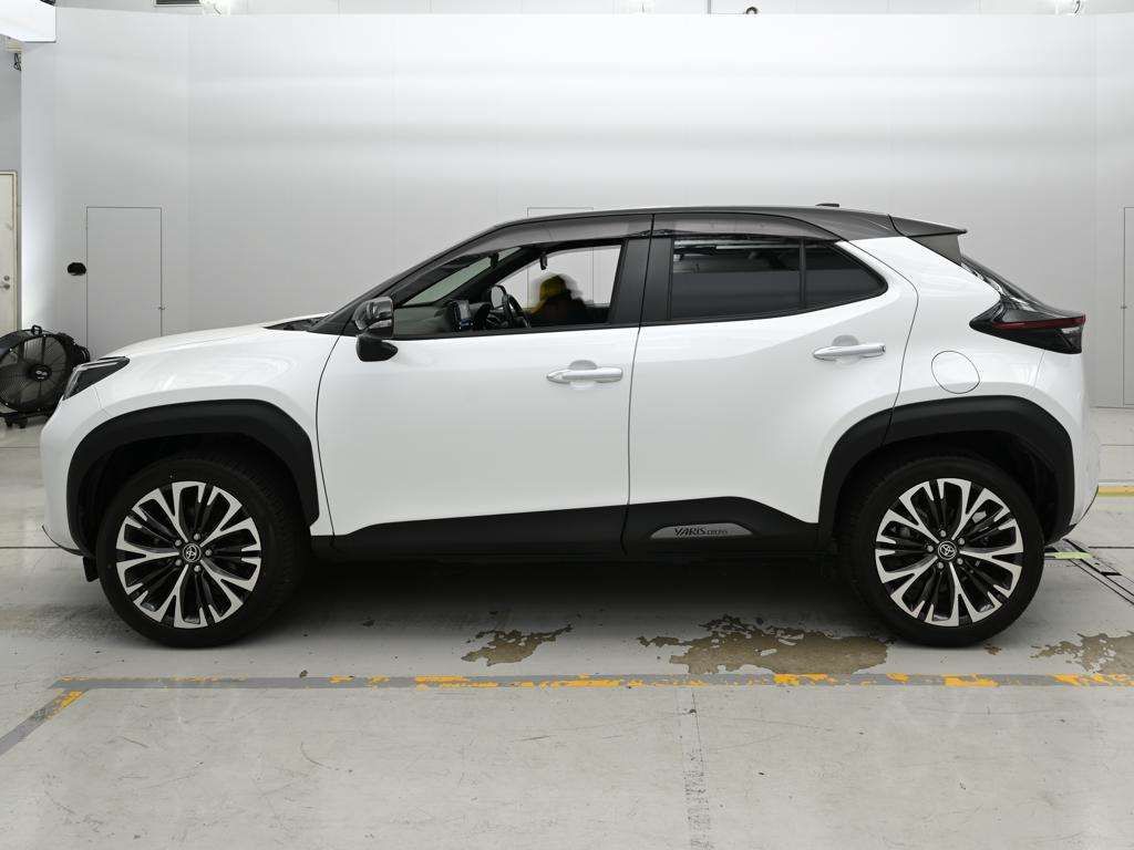 2022 Toyota Yaris Cross ハイブリッドZ auction photo 4