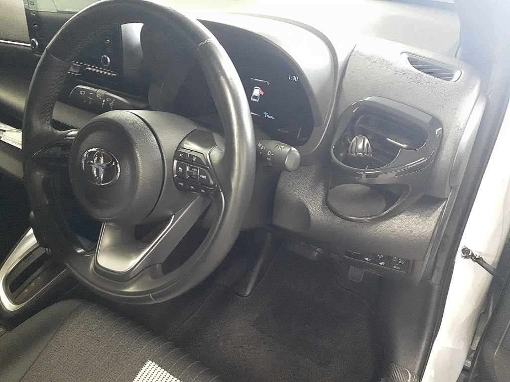 2022 Toyota Yaris Cross ハイブリッドZ auction photo 9