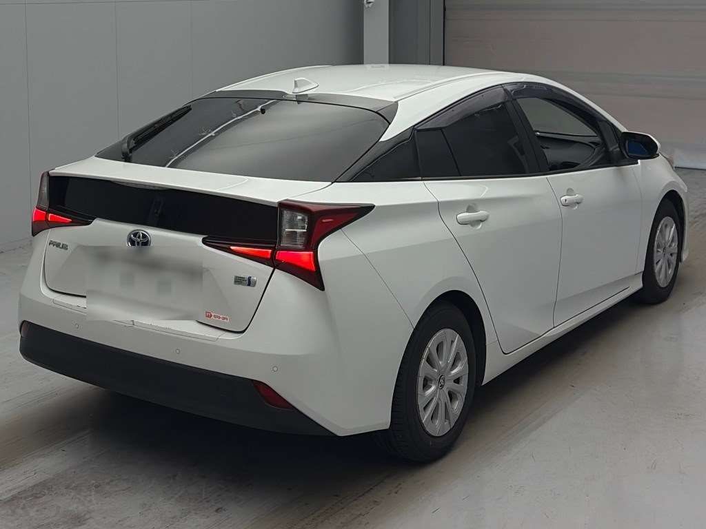 2021 Toyota Prius S Safety Plus 2 auction photo 2