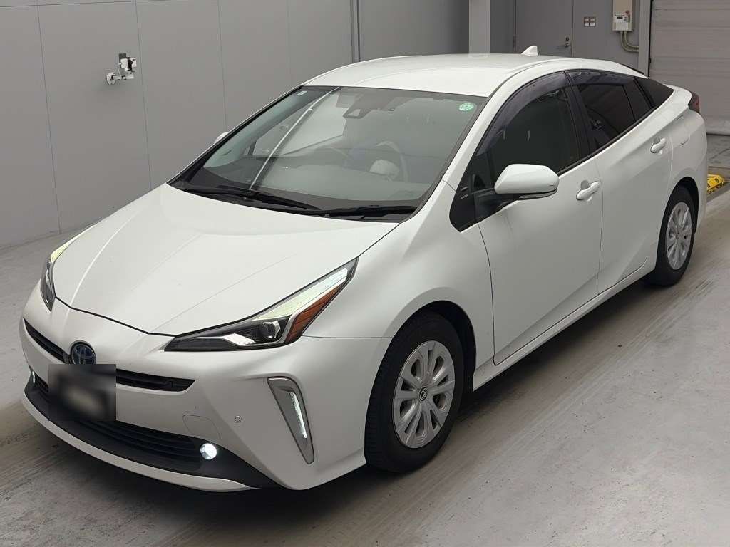 2021 Toyota Prius S Safety Plus 2 Japan auction vehicle