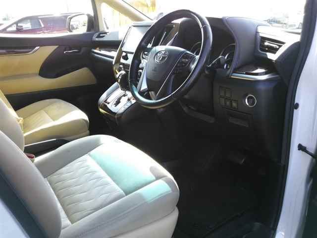 2020 Toyota Alphard X auction photo 3