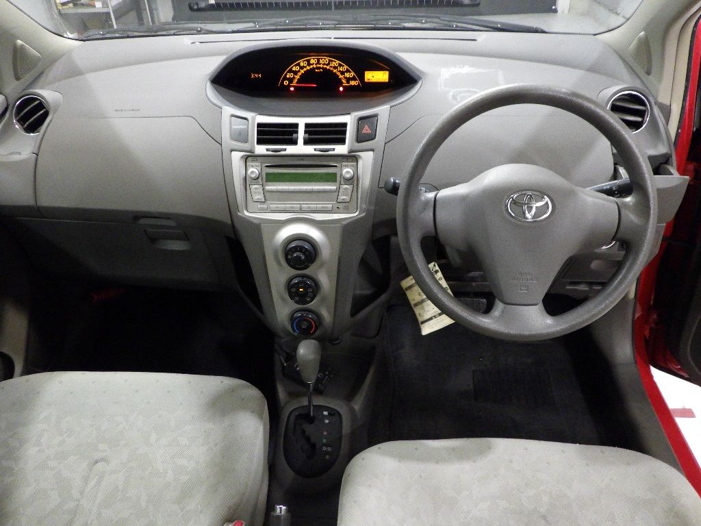 2008 Toyota ヴィッツ 5HB F LTD auction photo 3