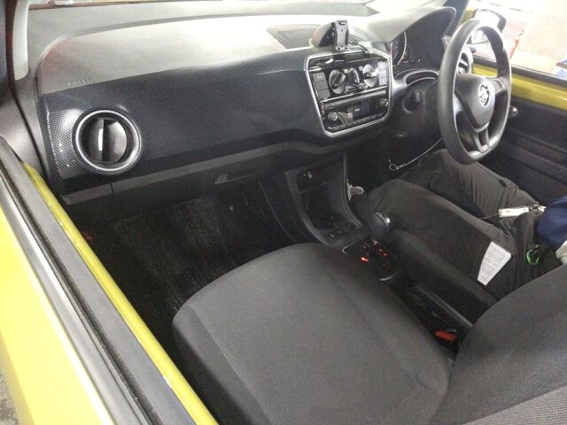 2017 Volkswagen アップ! auction photo 3