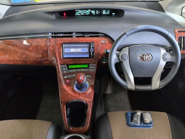 2014 Toyota Prius G auction photo 3
