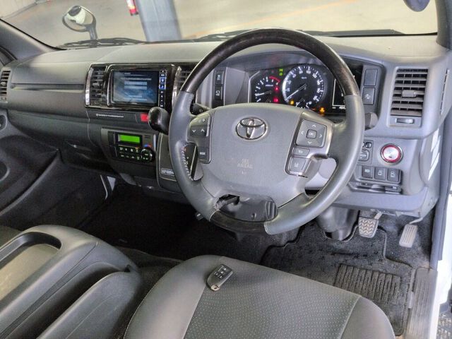 2024 Toyota Hiace L Super GL Dark 2 4WD auction photo 6