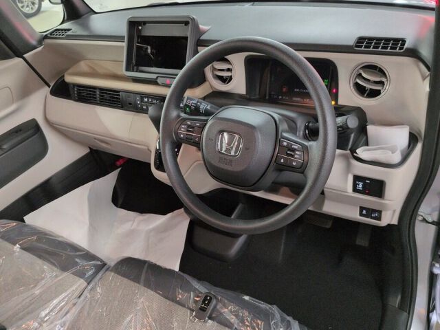 2026 Honda N-BOX Base grade 4WD auction photo 3