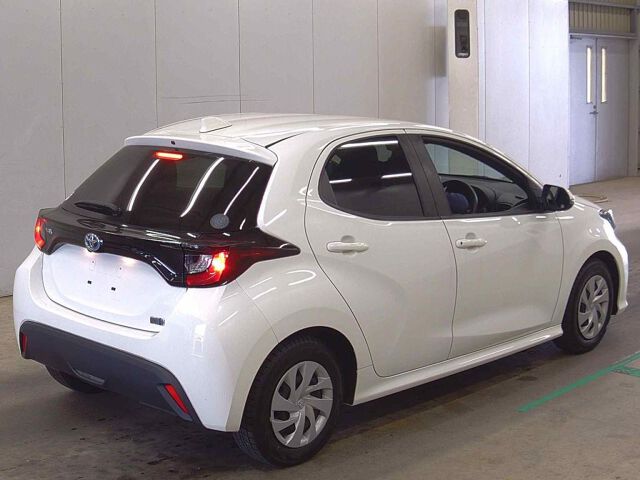 2023 Toyota Yaris ハイブリッドX auction photo 5