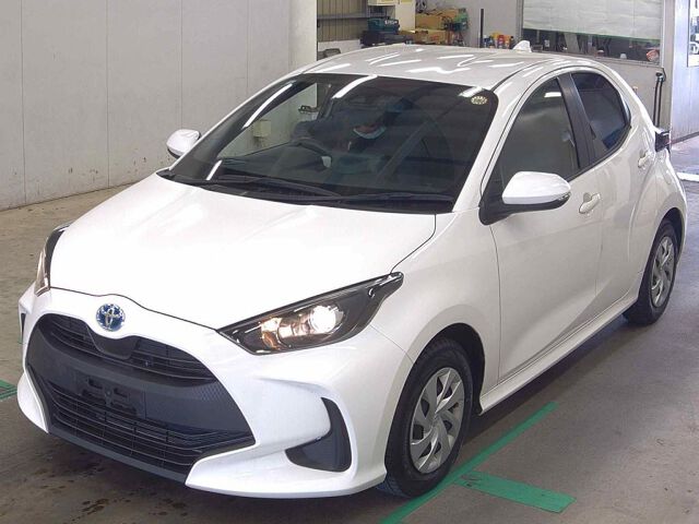 2023 Toyota Yaris ハイブリッドX auction photo 4