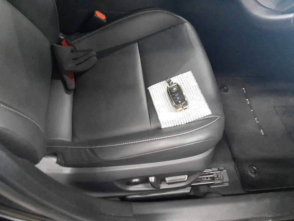 2023 Toyota Prius Z auction photo 10