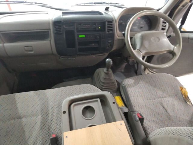 2004 Toyota Dyna auction photo 6