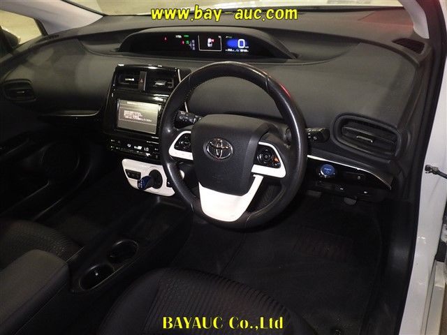 2016 Toyota Prius S auction photo 3