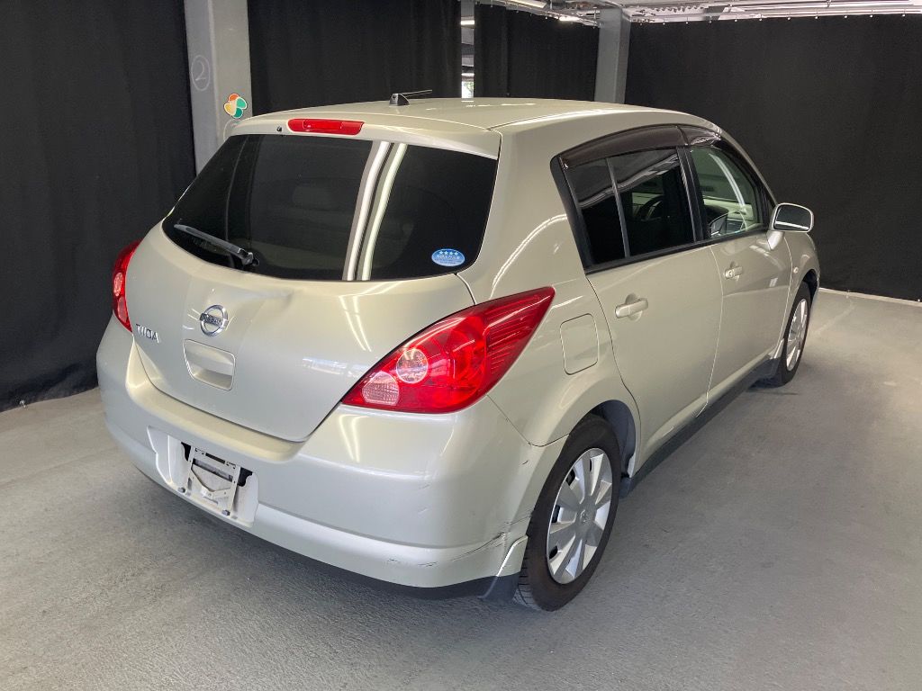2007 Nissan ティーダ 15M auction photo 4