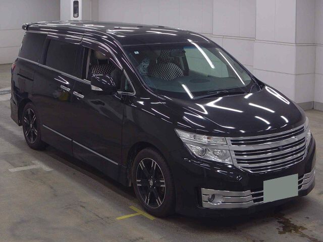 2010 Nissan Elgrand ライダー 4WD Japan auction vehicle
