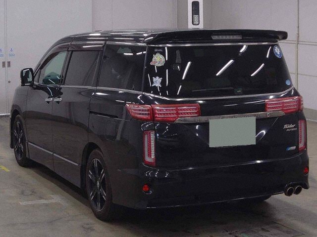 2010 Nissan Elgrand ライダー 4WD auction photo 2