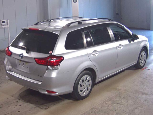 2022 Toyota Corolla Fielder ハイブリッドEX auction photo 5