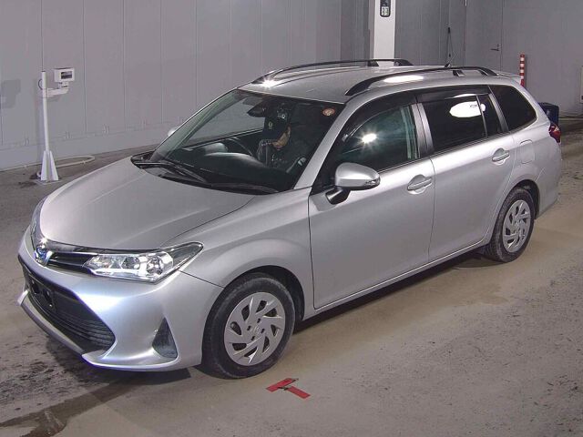 2022 Toyota Corolla Fielder ハイブリッドEX auction photo 4